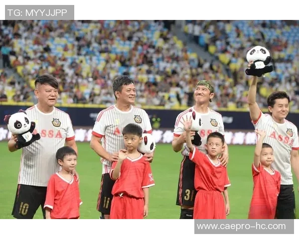 足球明星挑战极限运动踢猪膀胱引发热议与欢笑的奇趣时刻